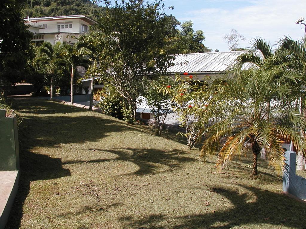 Monique'S Guest House Maraval Dış mekan fotoğraf